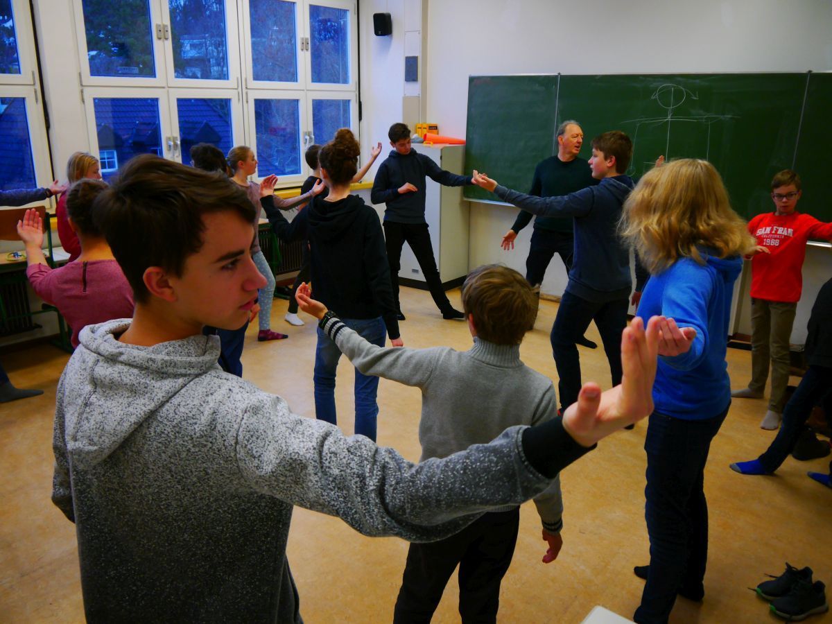 Eine kleine Einführung in Qi Gong bot eine weitere Möglichkeit zur körperlichen Selbsterfahrung.